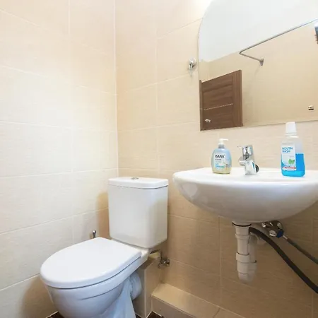 Apartamento Charming 3-bedroom Haven *